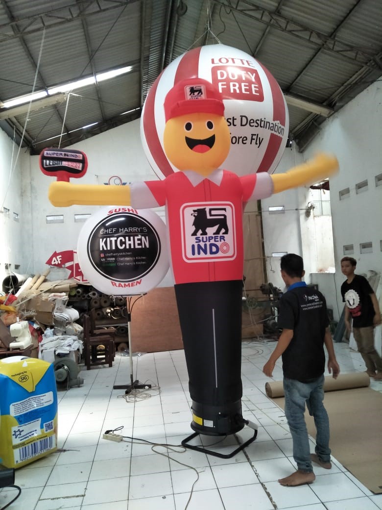 Balon Dancing untuk Promosi Restoran Makanan, Cek Keunggulannya!