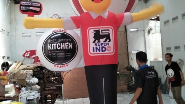 Balon Dancing untuk Promosi Restoran Makanan, Cek Keunggulannya!